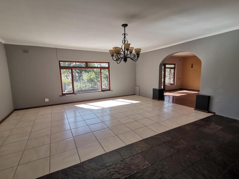 To Let 7 Bedroom Property for Rent in Paarl Western Cape